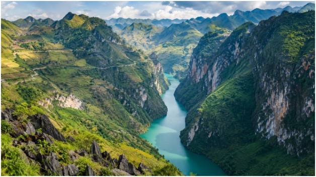 The Ha Giang Loop: Conquering Ma Pi Leng Pass