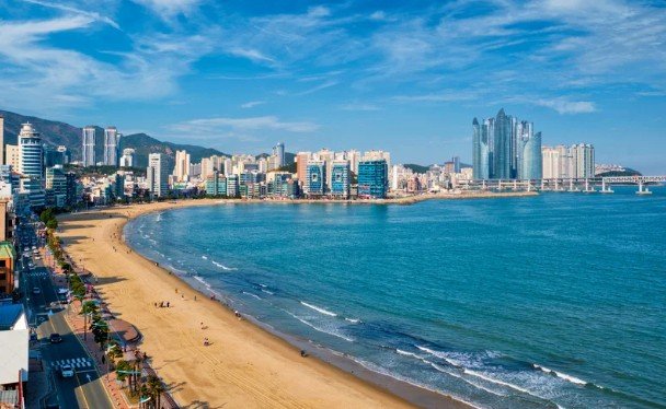 Coastal Experiences That Suit the Season